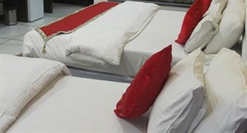 Hotel Le Benz - Free Airport Pick-up New Delhi